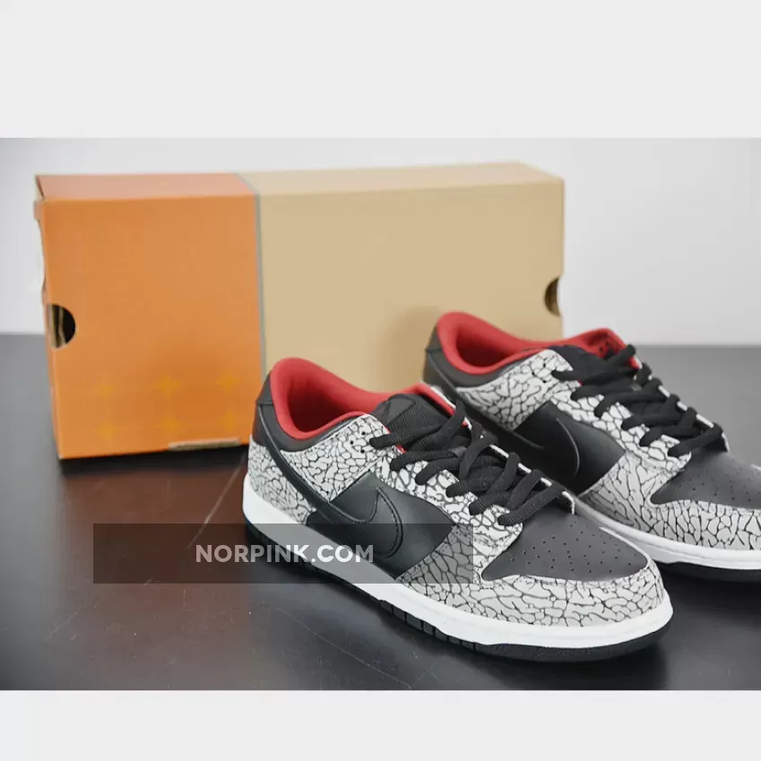 Supreme x Nike SB Dunk Low Pro 'Black Cement' #nike sb supreme dunks