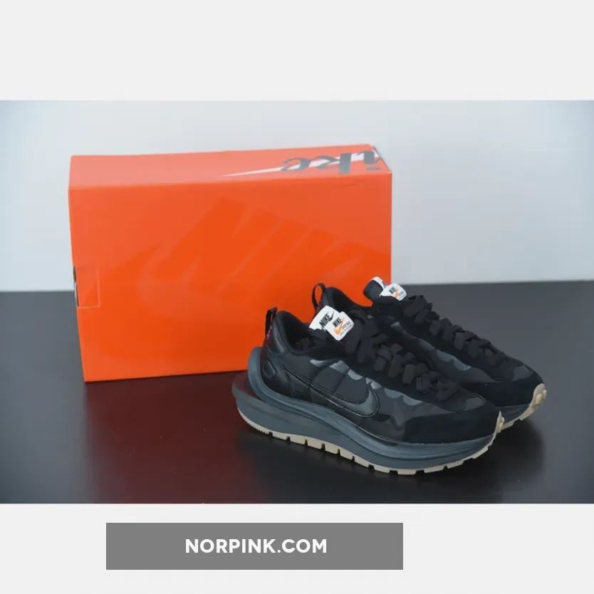 sacai x Nike VaporWaffle Black Off Noir | nike dd1875
