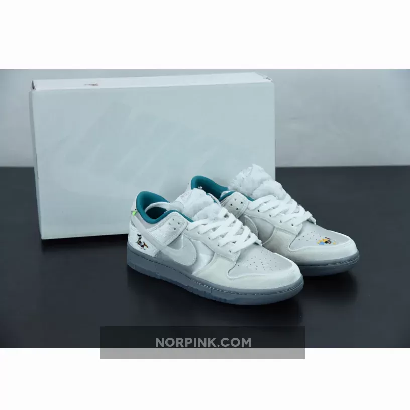 Nike Dunk Low 'Ice' White/Silver-Blue DO2326-001 / nike sb dunk christmas 2021