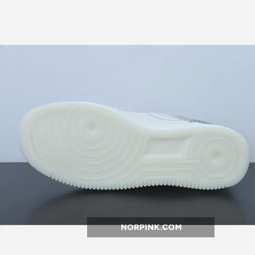 Nike Air Force 1 Low White Silver nike air force 1 '07 lv8 4 white silver