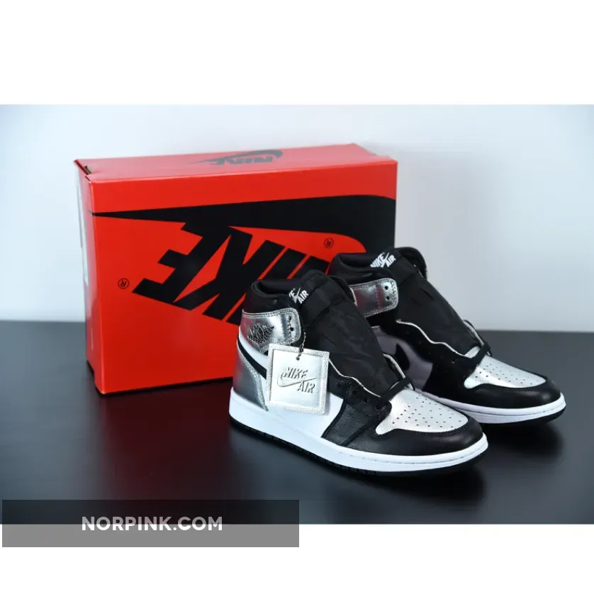 Air Jordan 1 High OG "Silver Toe" Black/Metallic Silver-White