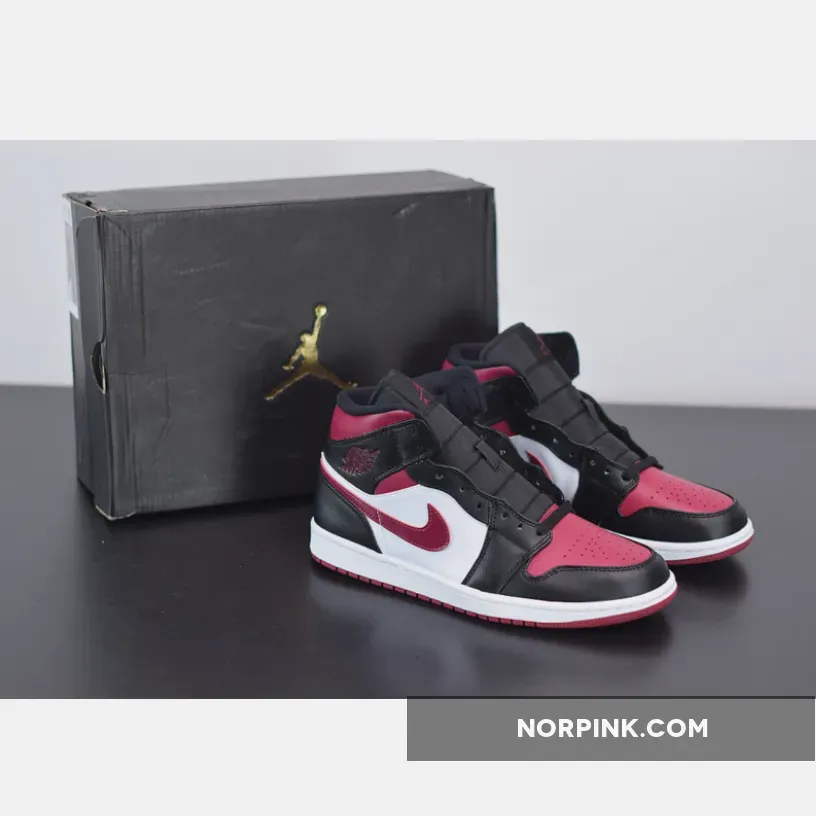 Air Jordan 1 Mid ‘Bred Toe’