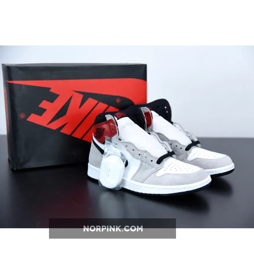 Air Jordan 1 Retro High OG ‘Smoke Grey’