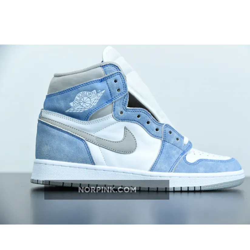Jordan 1 Retro High OG Hyper Royal Jordan 1 Retro High OG Hyper Royal