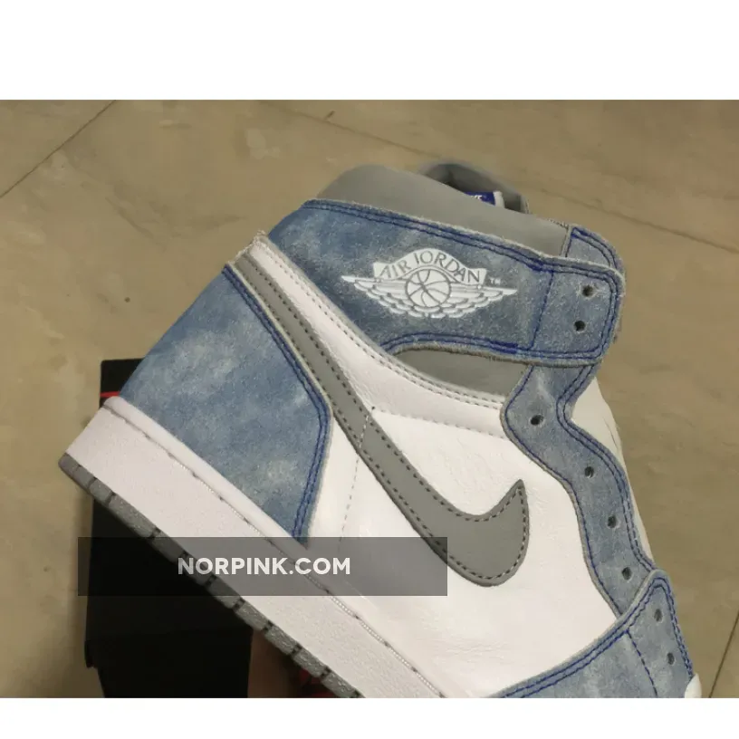 Jordan 1 Retro High OG Hyper Royal Jordan 1 Retro High OG Hyper Royal