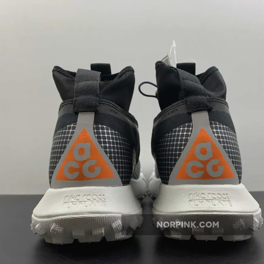 Nike ACG Mountain Fly Gore-Tex Metallic Silver Nike ACG Mountain Fly Gore-Tex Metallic Silver