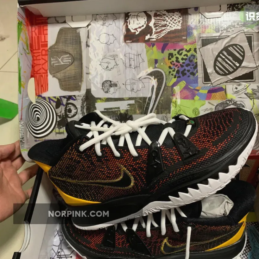 Nike Kyrie 7 "Raygun"