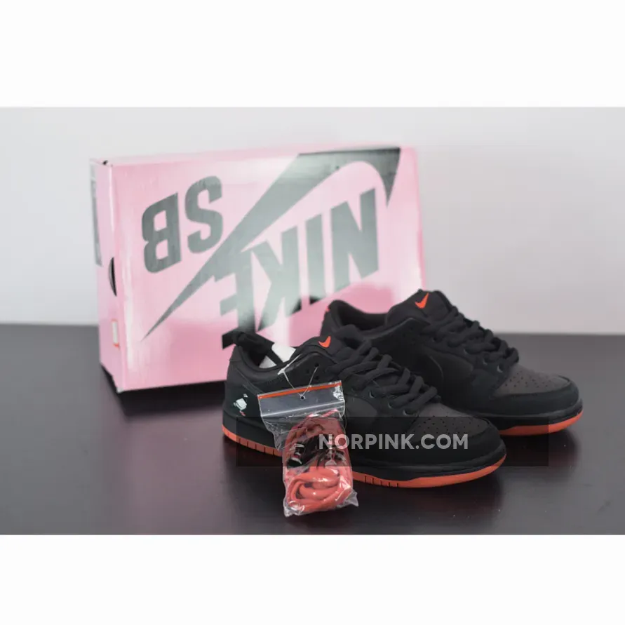 Nike SB Dunk Low "Black Pigeon"