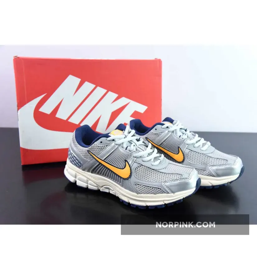 Nike Zoom Vomero 5 Pure Platinum/Laser Orange