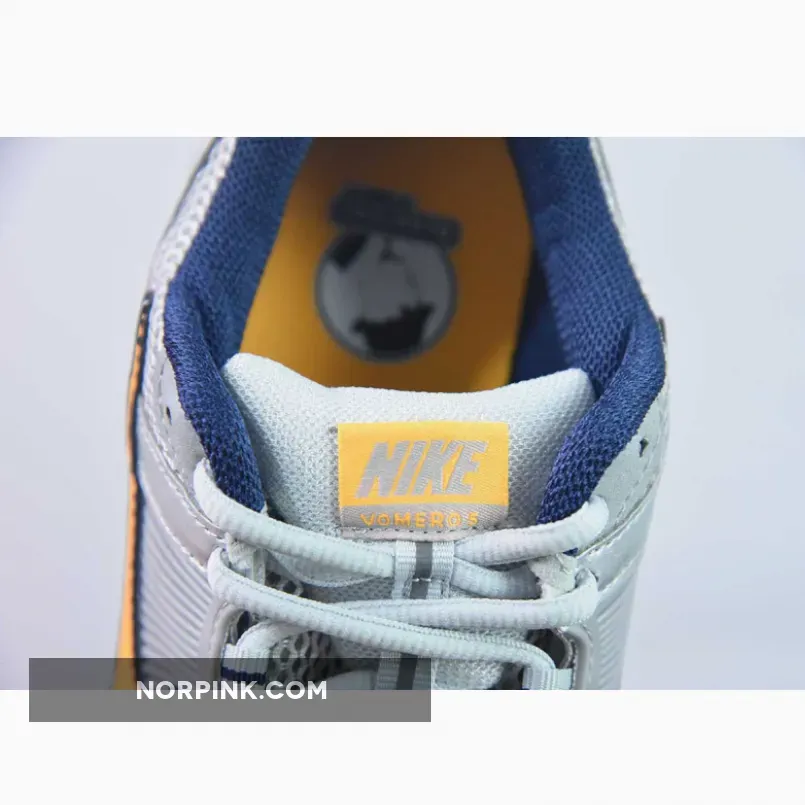 Nike Zoom Vomero 5 Pure Platinum/Laser Orange Nike Zoom Vomero 5 Pure Platinum/Laser Orange