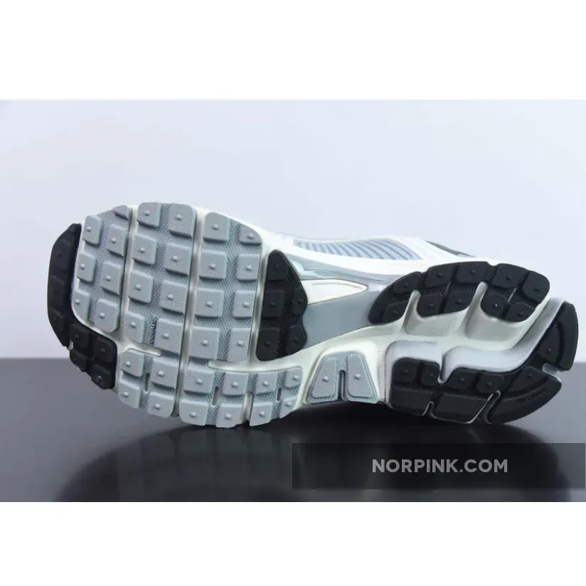 Nike Zoom Vomero 5 Wolf Grey/Cool Grey-White Nike Zoom Vomero 5 Wolf Grey/Cool Grey-White